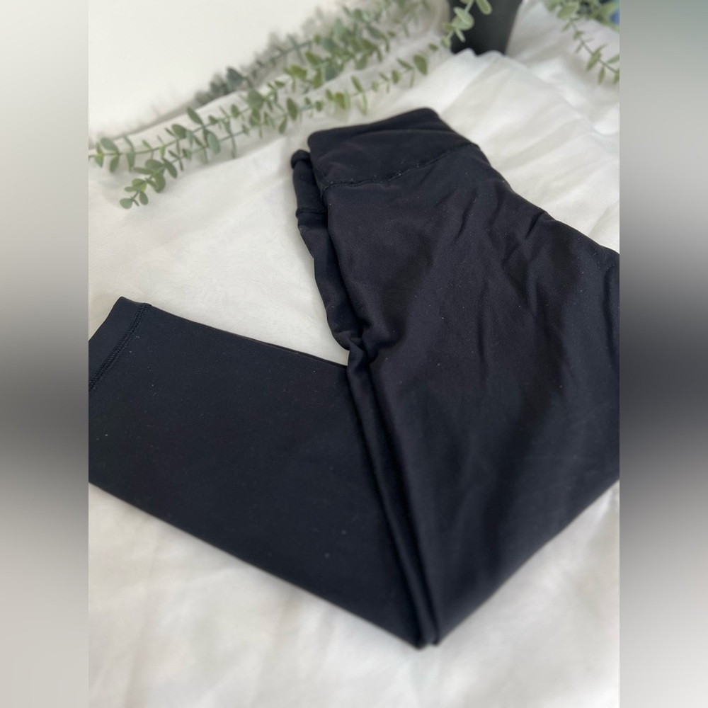 Lululemon Wunder Under Hi-Rise 7/8 Tight Black Size 4 - Picture 2 of 9